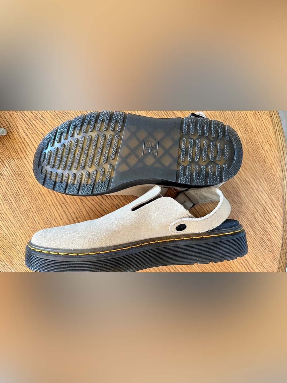 Dr. Martens Carlson Leather Platform Slip-On US 7 Like New